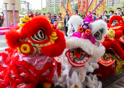 舞獅的熱鬧氣氛，參與其中才知特點(圖1)